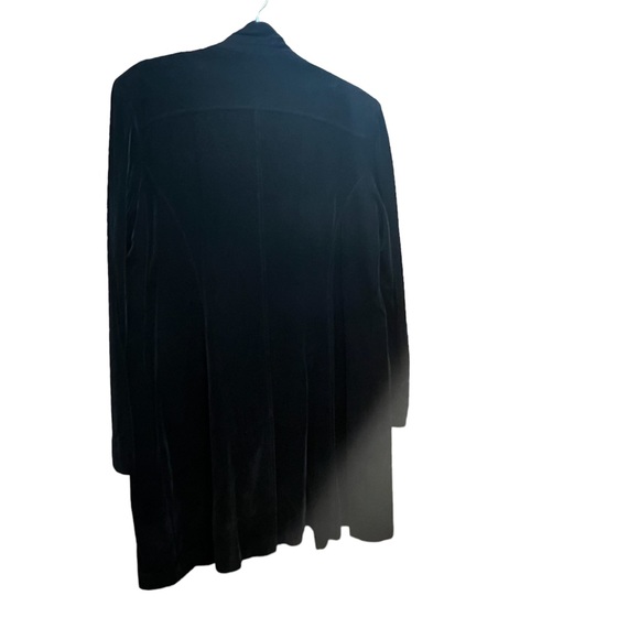 GALLERY- BLACK VELVET LIGHTWEIGHT COAT - Picture 3 of 3